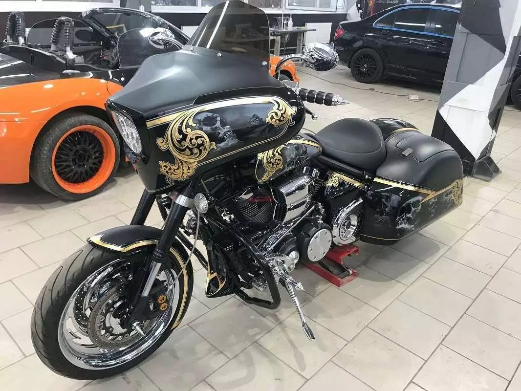 Покраска мотоцикла сусальным золотом